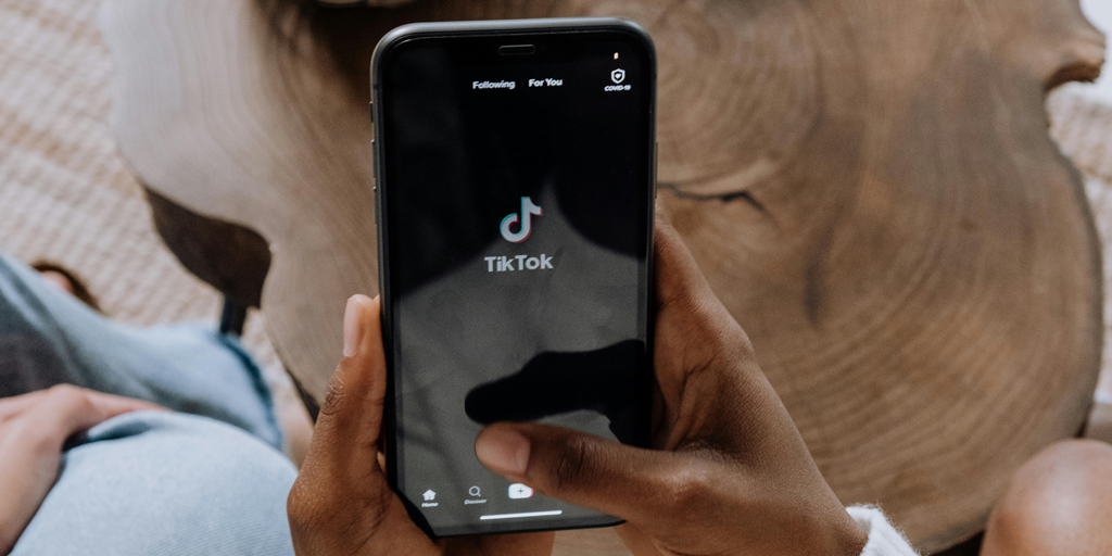 tiktok-in-hands